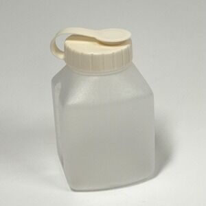 Vintage Rubbermaid Servin Saver Pitcher Juice pitcher #0229 Flip Top Lid 1 PT